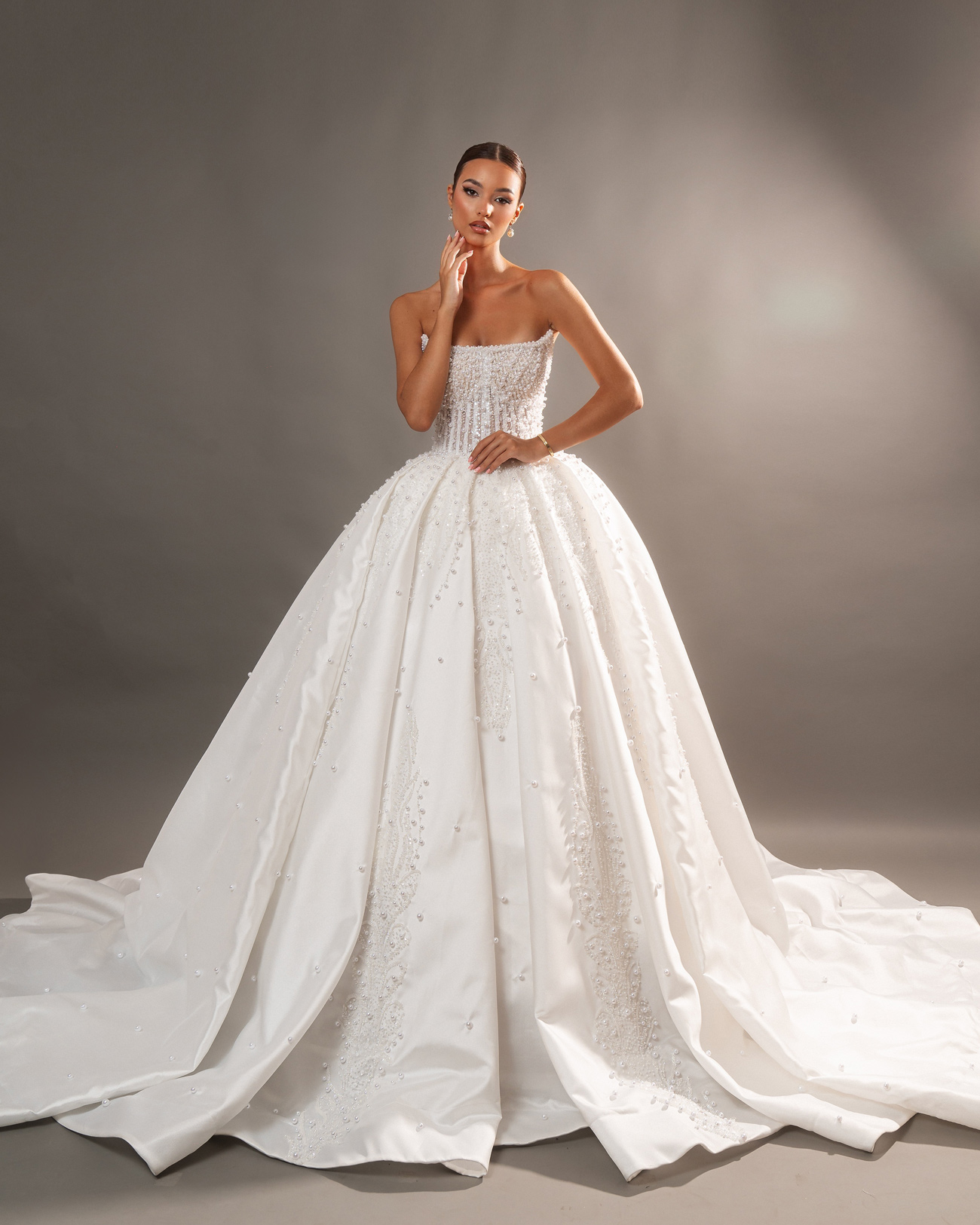 "AISHA" Royal Ball Gown Wedding Dress – Strapless Pearl-Beaded Corset & Dramatic Satin Train