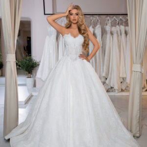 "TEME" Royal Chantilly Lace Ball Gown – Strapless Sweetheart Basque Corset with Fine Eyelash Trim and Voluminous Cathedral Skirt